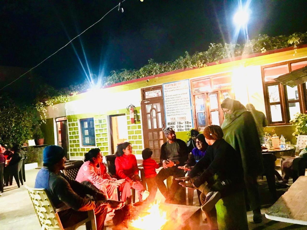 Maa Anand Mayee Guest House Panuānaula Buitenkant foto